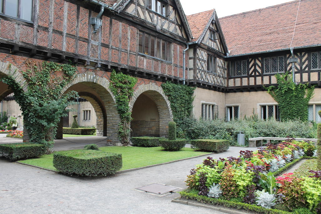 Relexa Schlosshotel Cecilienhof Potsdam Exteriör bild